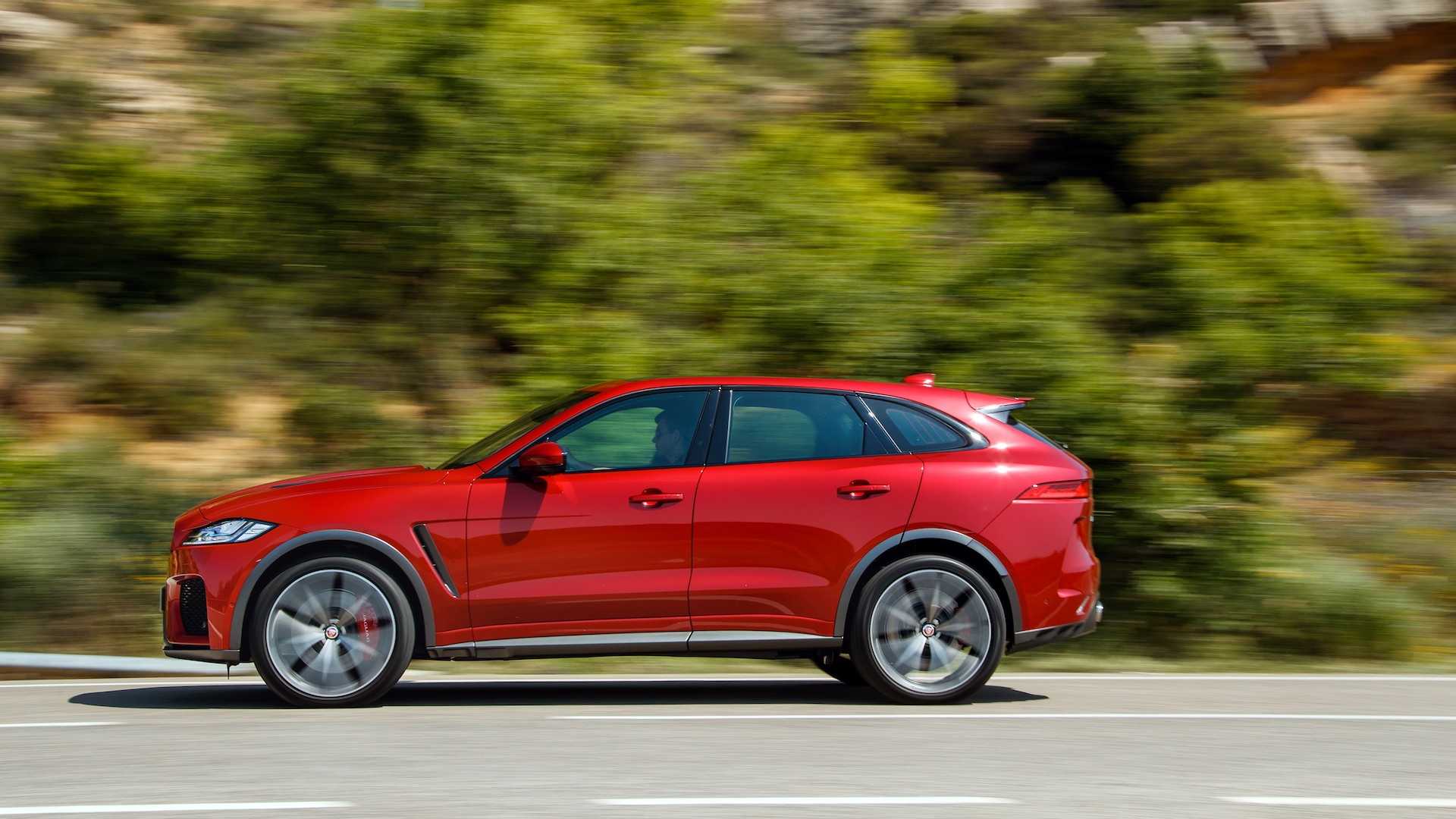 2019 Jaguar F-Pace SVR (Color: Firenze Red) Side Wallpapers (13)