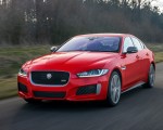 2019 Jaguar XE 300 SPORT Front Three-Quarter Wallpapers 150x120 (2)