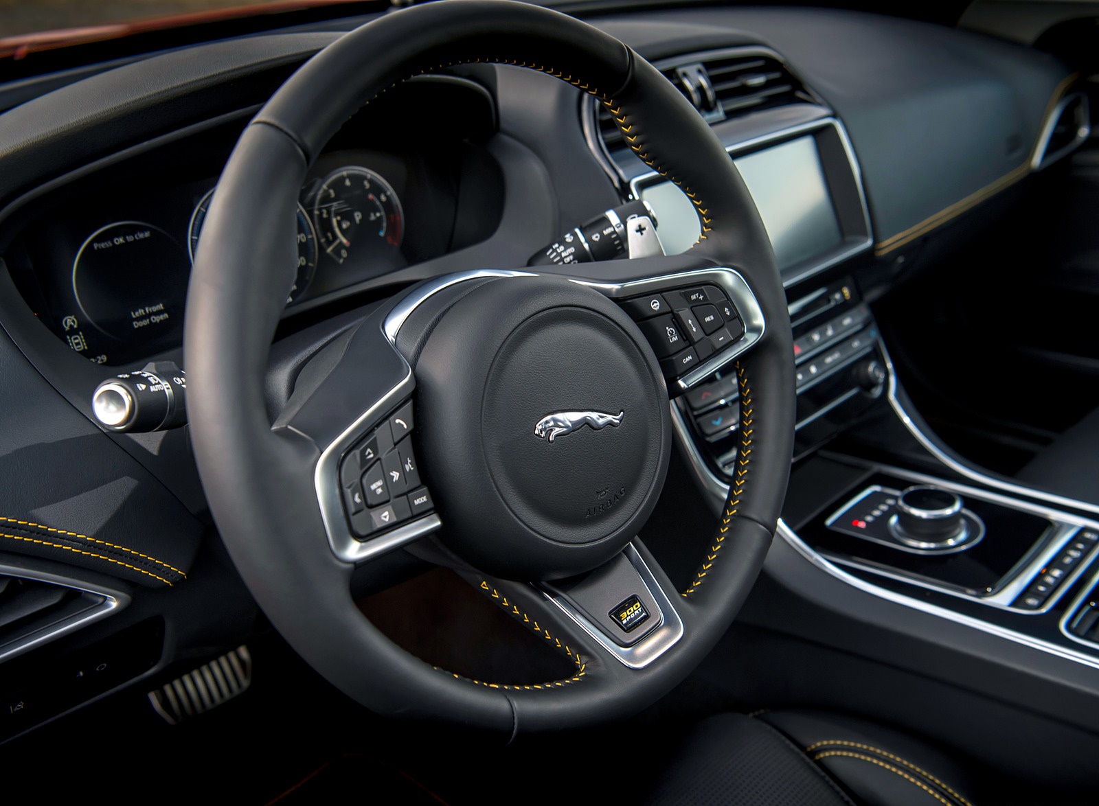 2019 Jaguar XE 300 SPORT Interior Detail Wallpapers (14)