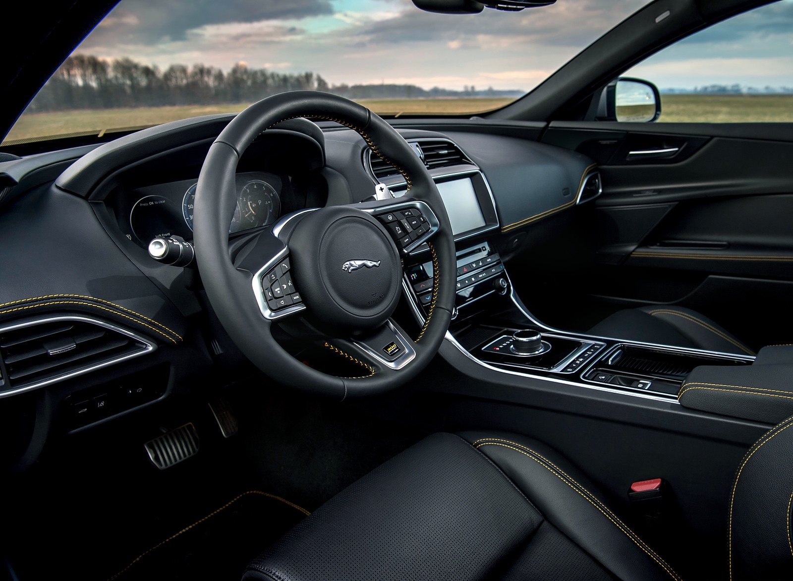 2019 Jaguar XE 300 SPORT Interior Wallpapers (15)