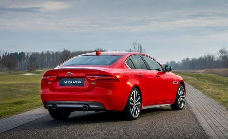 2019 Jaguar XE 300 SPORT Rear Three-Quarter Wallpapers 450x275 (5)