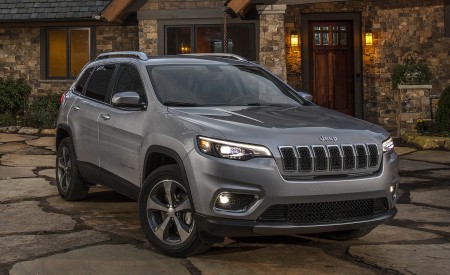 2019 Jeep Cherokee Limited Front Three-Quarter Wallpapers 450x275 (56)