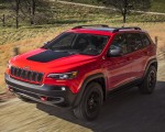 2019 Jeep Cherokee Trailhawk Front Three-Quarter Wallpapers 150x120 (2)