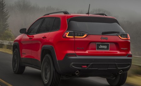 2019 Jeep Cherokee Trailhawk Rear Three-Quarter Wallpapers 450x275 (11)