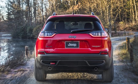 2019 Jeep Cherokee Trailhawk Rear Wallpapers 450x275 (17)