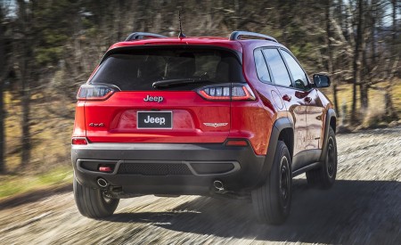 2019 Jeep Cherokee Trailhawk Rear Wallpapers 450x275 (6)