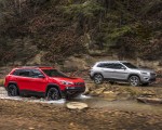 2019 Jeep Cherokee Trailhawk and Cherokee Limited Front Three-Quarter Wallpapers 150x120