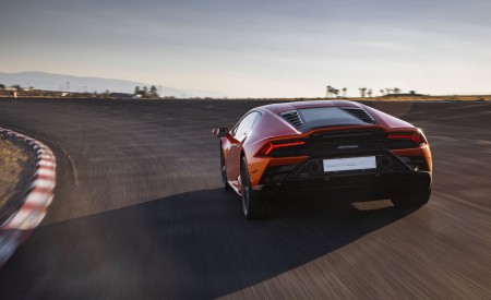 2019 Lamborghini Huracán EVO (Color: Orange) Rear Wallpapers 450x275 (29)