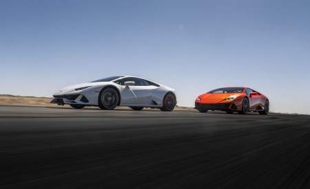 2019 Lamborghini Huracán EVO Front Three-Quarter Wallpapers 450x275 (23)
