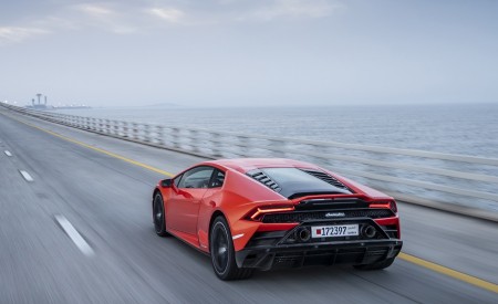 2019 Lamborghini Huracán EVO Rear Three-Quarter Wallpapers 450x275 (112)