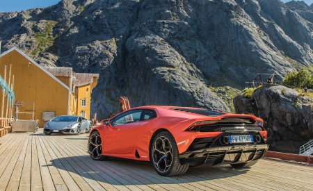 2019 Lamborghini Huracán EVO Rear Three-Quarter Wallpapers 450x275 (92)