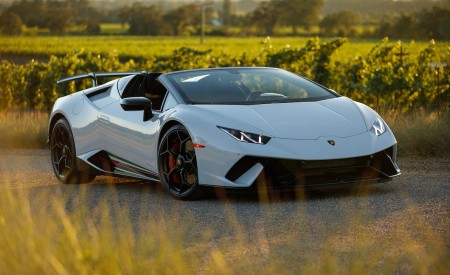 2019 Lamborghini Huracán Performante Spyder Front Three-Quarter Wallpapers 450x275 (48)