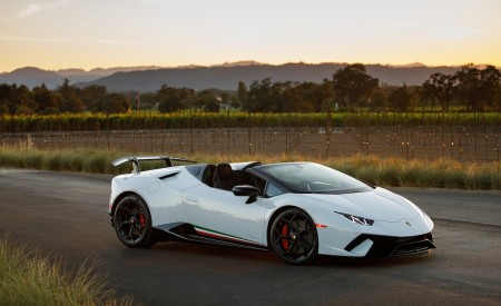 2019 Lamborghini Huracán Performante Spyder Front Three-Quarter Wallpapers 450x275 (38)