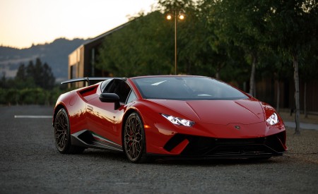 2019 Lamborghini Huracán Performante Spyder Front Three-Quarter Wallpapers 450x275 (35)