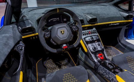 2019 Lamborghini Huracán Performante Spyder Interior Steering Wheel Wallpapers 450x275 (51)