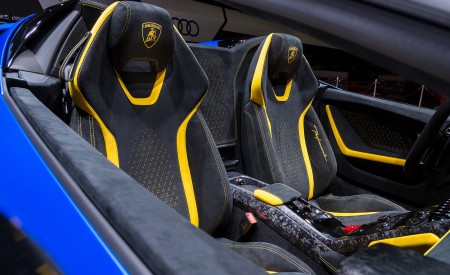 2019 Lamborghini Huracán Performante Spyder Interior Wallpapers 450x275 (94)