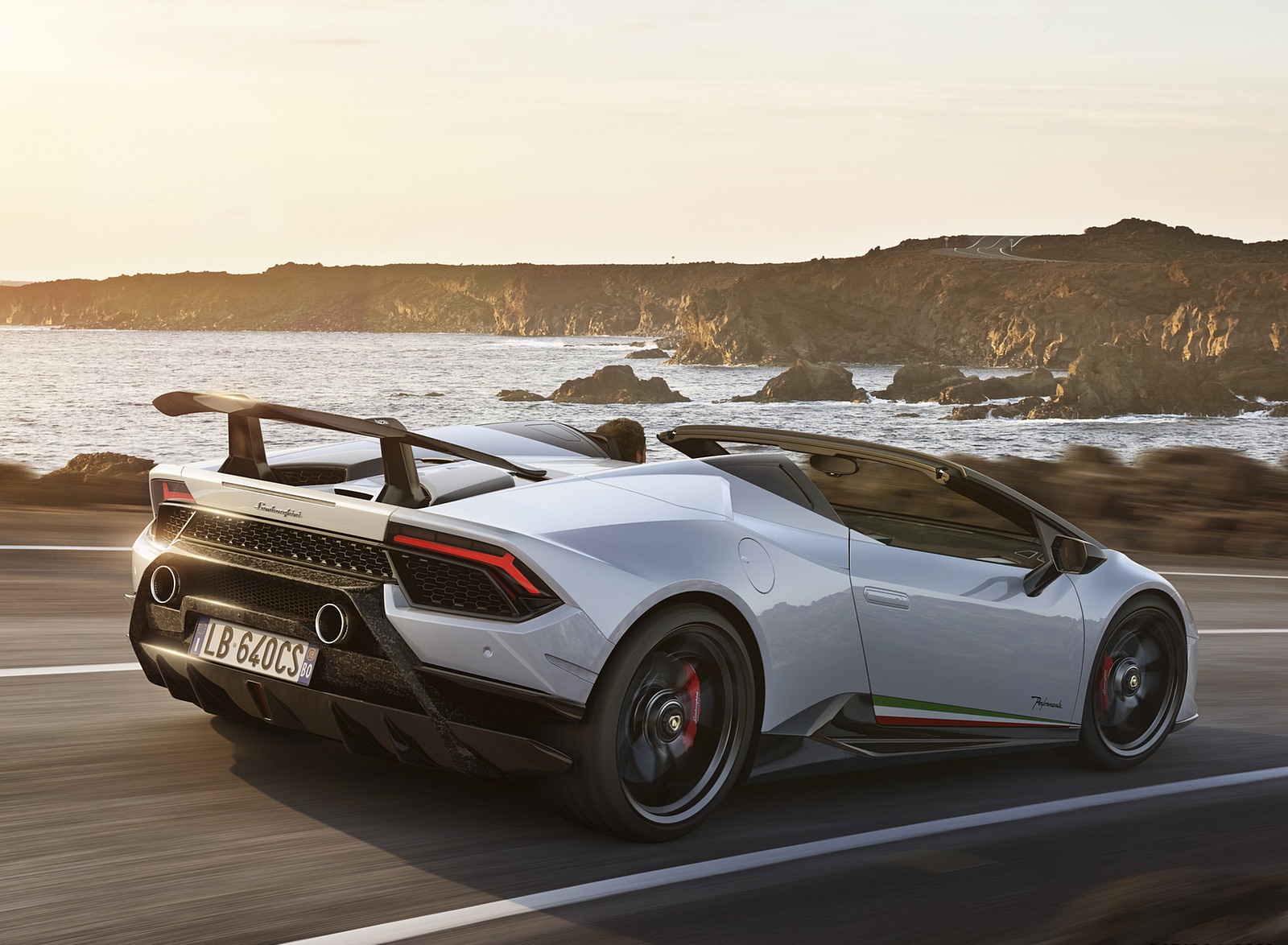 2019 Lamborghini Huracán Performante Spyder Rear Three-Quarter Wallpapers #63 of 96