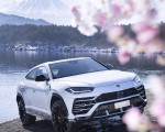 2019 Lamborghini Urus Front Three-Quarter Wallpapers 150x120