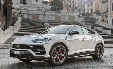 2019 Lamborghini Urus Front Three-Quarter Wallpapers 450x275 (182)