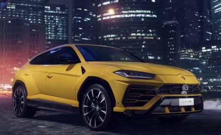 2019 Lamborghini Urus Front Three-Quarter Wallpapers 450x275 (169)
