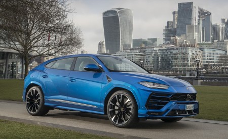 2019 Lamborghini Urus Front Three-Quarter Wallpapers 450x275 (184)