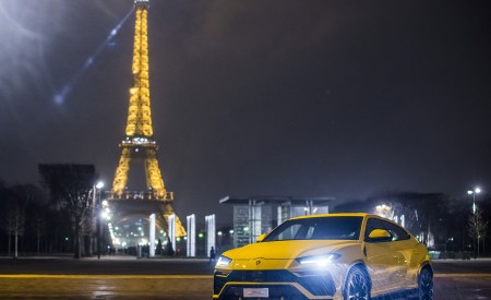 2019 Lamborghini Urus Front Three-Quarter Wallpapers 450x275 (170)