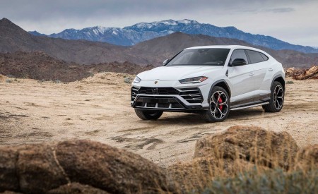 2019 Lamborghini Urus Front Three-Quarter Wallpapers 450x275 (78)