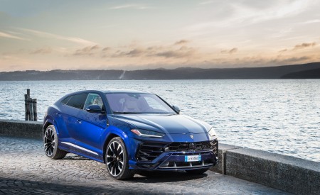 2019 Lamborghini Urus Front Three-Quarter Wallpapers 450x275 (47)