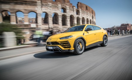 2019 Lamborghini Urus Front Three-Quarter Wallpapers 450x275 (7)