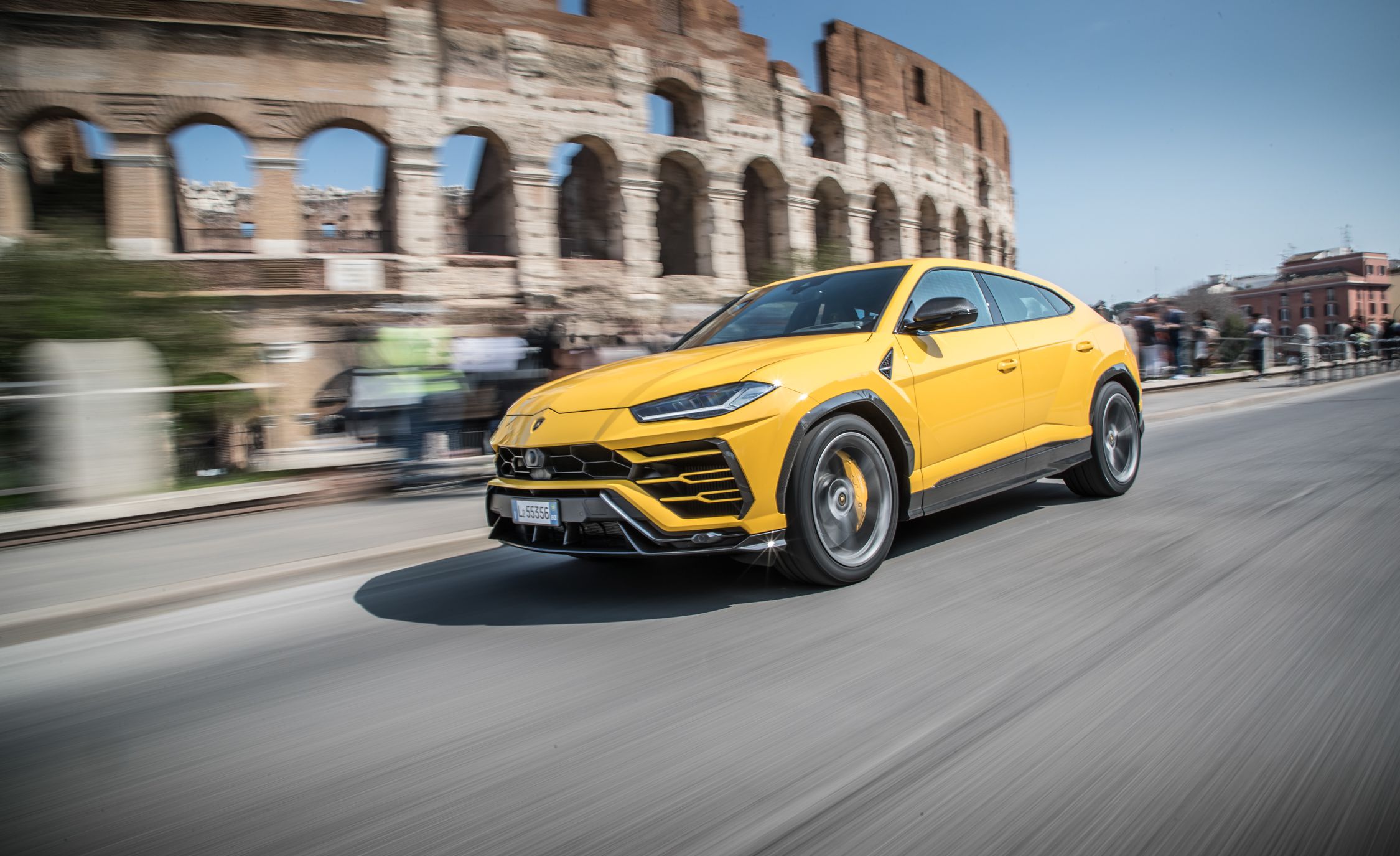 2019 Lamborghini Urus Front Three-Quarter Wallpapers (7)