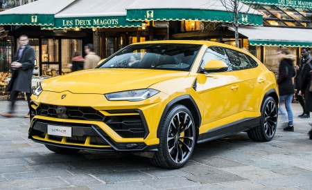 2019 Lamborghini Urus Front Three-Quarter Wallpapers 450x275 (159)