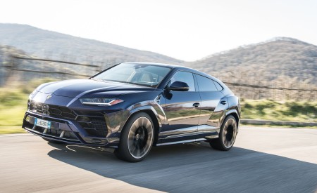2019 Lamborghini Urus Front Three-Quarter Wallpapers 450x275 (137)