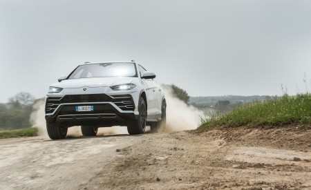 2019 Lamborghini Urus Off-Road Wallpapers 450x275 (58)