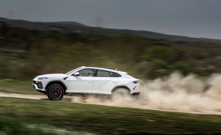 2019 Lamborghini Urus Off-Road Wallpapers 450x275 (32)