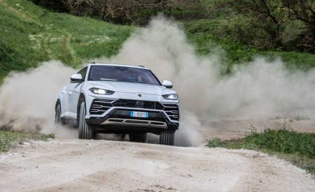 2019 Lamborghini Urus Off-Road Wallpapers 450x275 (60)
