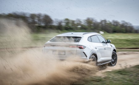 2019 Lamborghini Urus Off-Road Wallpapers 450x275 (37)