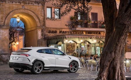 2019 Lamborghini Urus Rear Three-Quarter Wallpapers 450x275 (42)