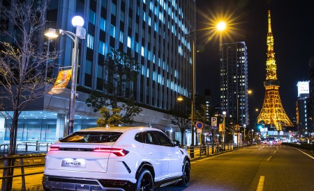 2019 Lamborghini Urus Rear Three-Quarter Wallpapers 450x275 (174)