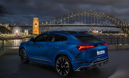 2019 Lamborghini Urus Rear Three-Quarter Wallpapers 450x275 (175)