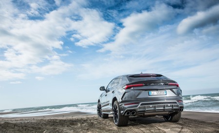 2019 Lamborghini Urus Rear Three-Quarter Wallpapers 450x275 (132)