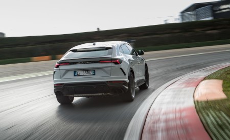 2019 Lamborghini Urus Rear Wallpapers 450x275 (64)