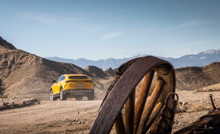 2019 Lamborghini Urus Rear Wallpapers 450x275 (19)