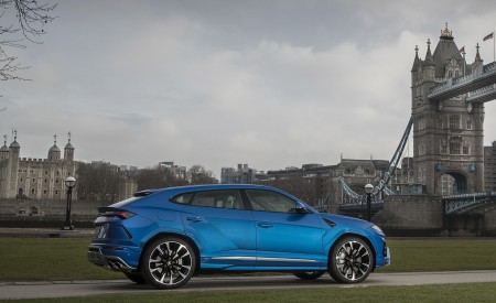 2019 Lamborghini Urus Side Wallpapers 450x275 (188)