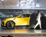 2019 Lamborghini Urus Side Wallpapers 150x120