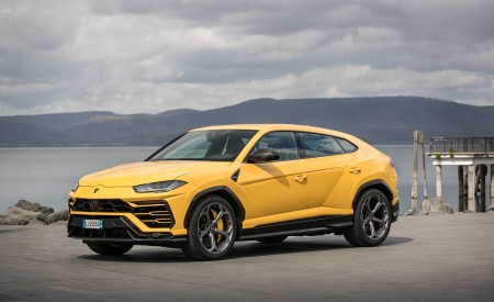 2019 Lamborghini Urus Side Wallpapers 450x275 (20)