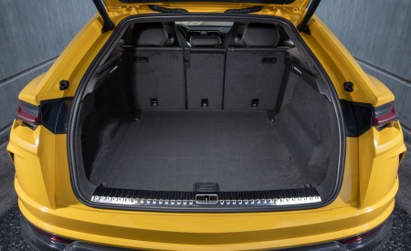 2019 Lamborghini Urus Trunk Wallpapers 450x275 (26)