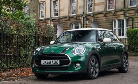2019 MINI Cooper 3-Door 60 Years Edition Front Three-Quarter Wallpapers 450x275 (16)