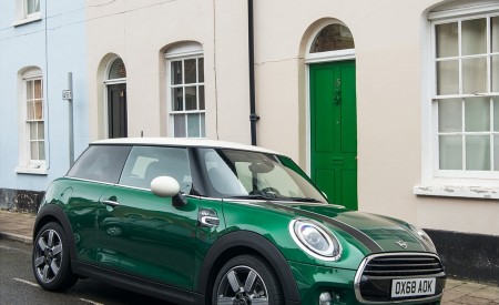 2019 MINI Cooper 3-Door 60 Years Edition Front Three-Quarter Wallpapers 450x275 (21)