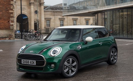 2019 MINI Cooper 3-Door 60 Years Edition Front Three-Quarter Wallpapers 450x275 (12)