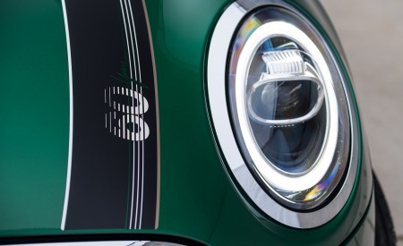 2019 MINI Cooper 3-Door 60 Years Edition Headlight Wallpapers 450x275 (49)